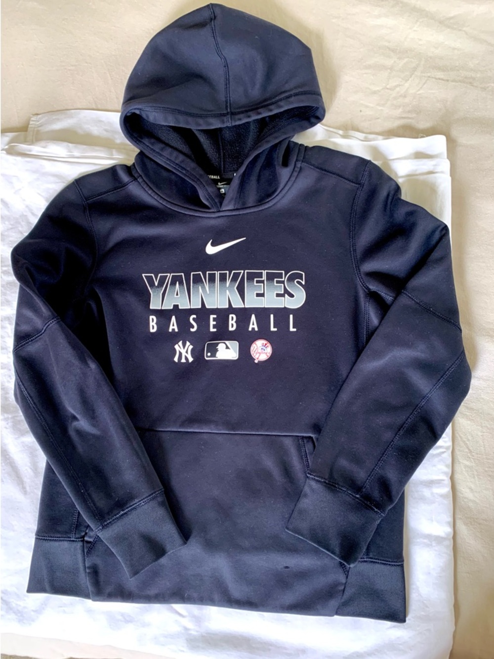 Nike Yankees Baseball Hoodie. Youth Medium